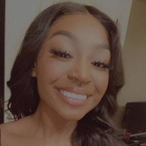 Meet your Posher, Kiara